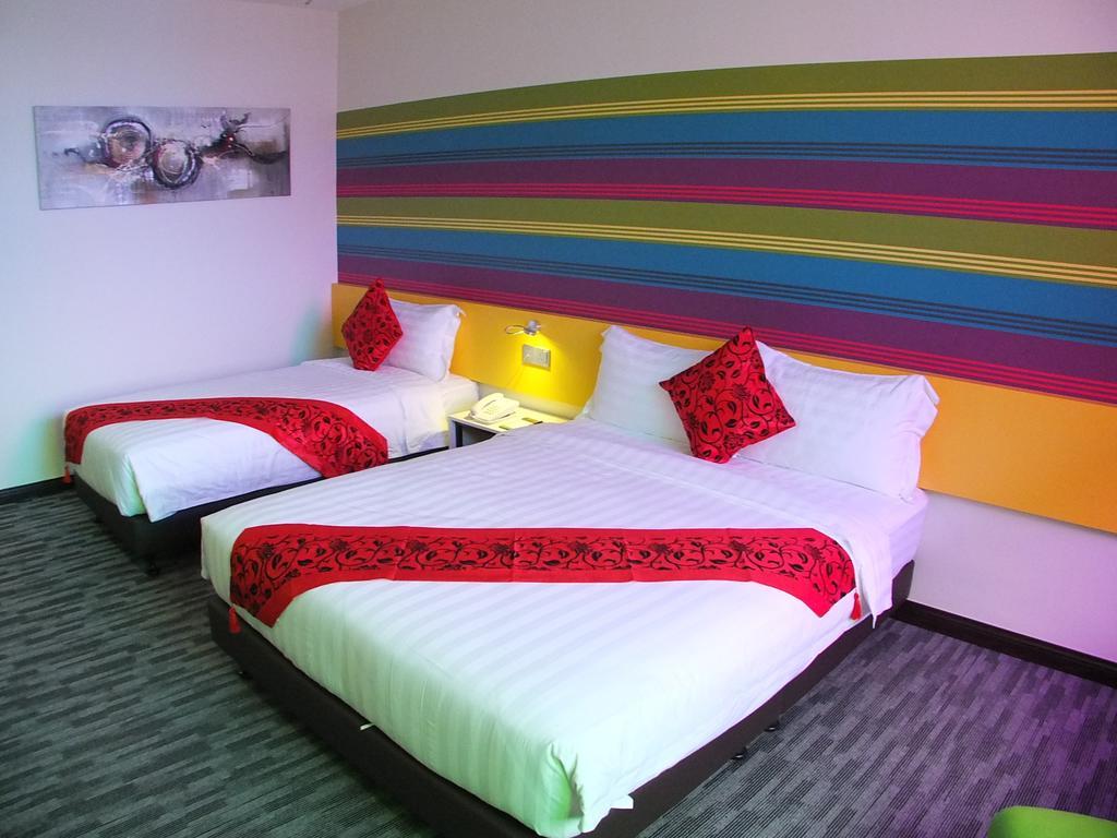 Baguss Hotel And Serviced Apartment Johor Bahru Esterno foto