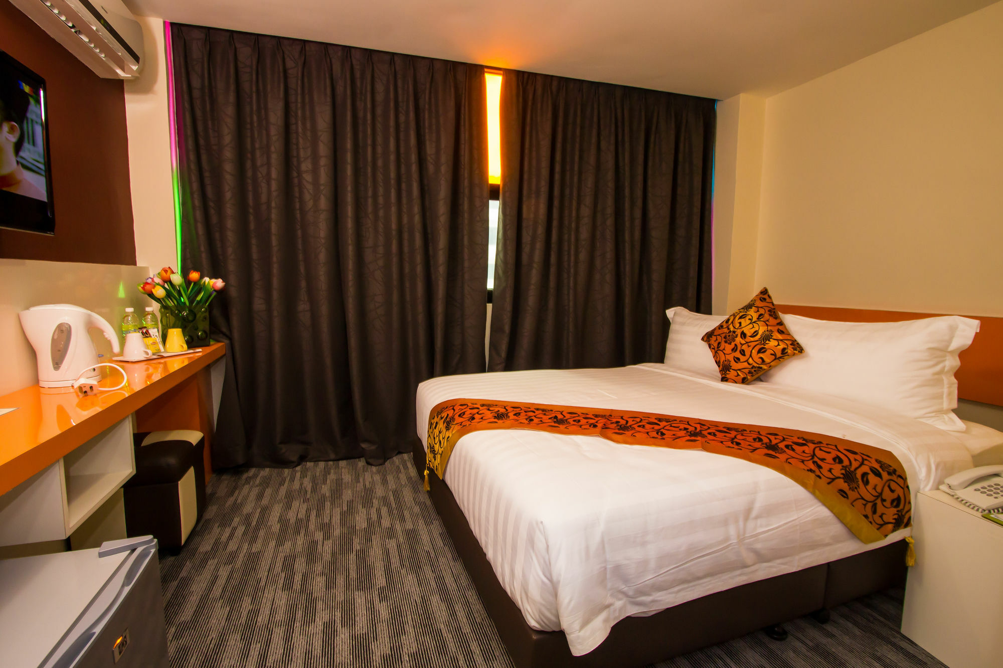 Baguss Hotel And Serviced Apartment Johor Bahru Esterno foto